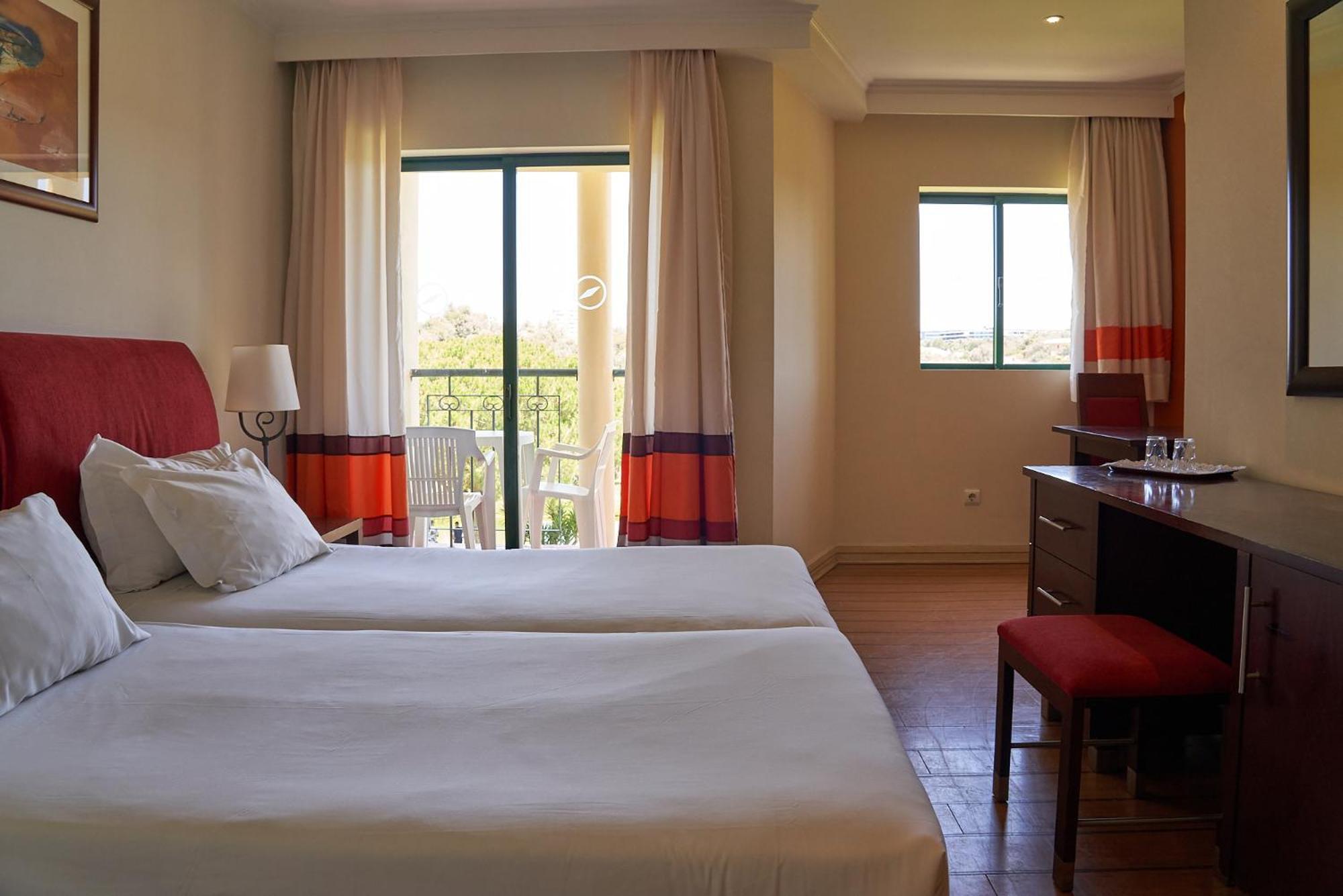 The Navigator Hotell Alvor Exteriör bild
