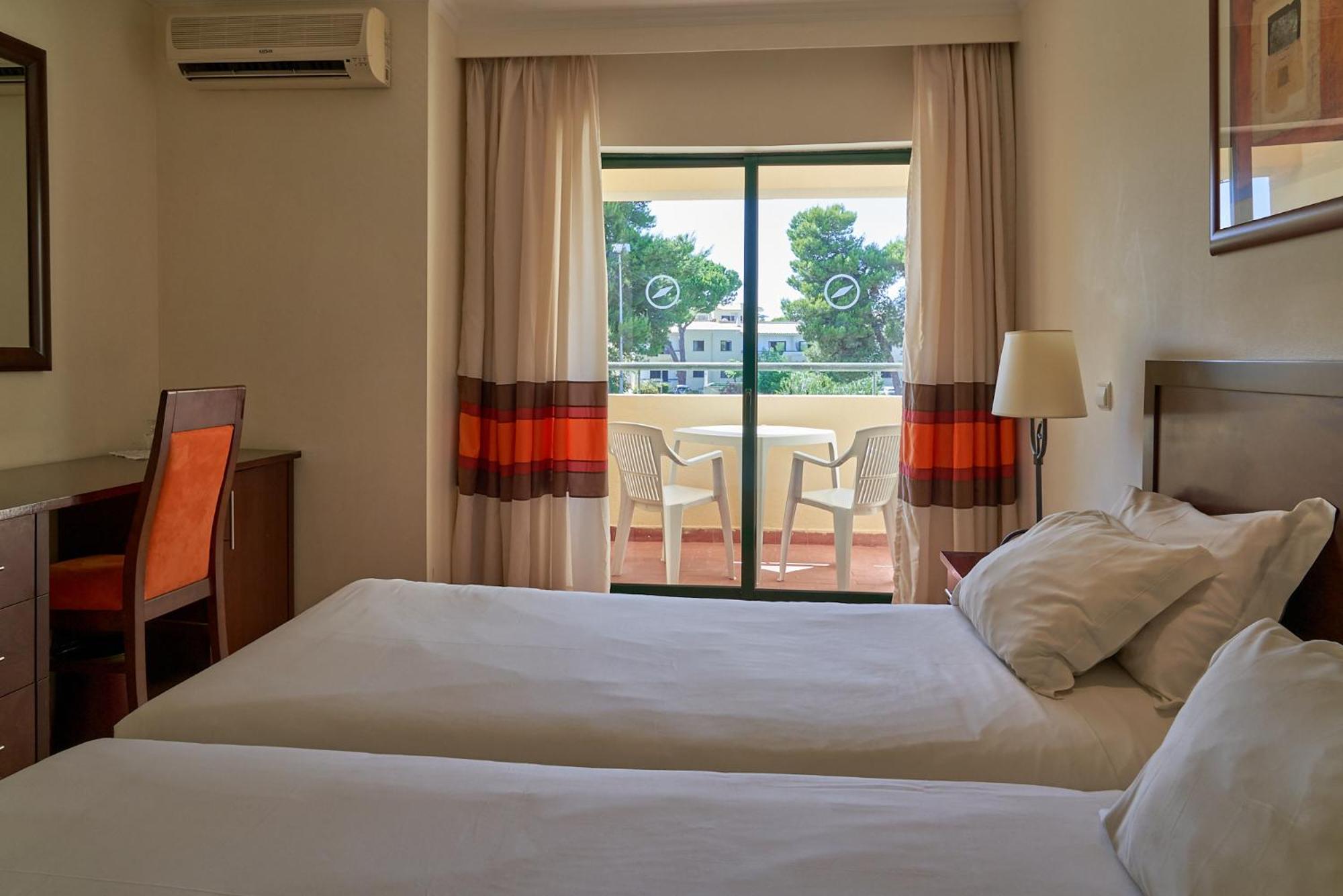 The Navigator Hotell Alvor Exteriör bild